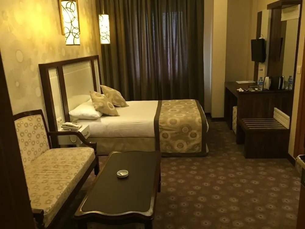 Агри: Cenas Hotel