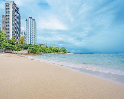 Паттайя: Interlux Club Royal - 4 Nights, Chonburi, Thailand