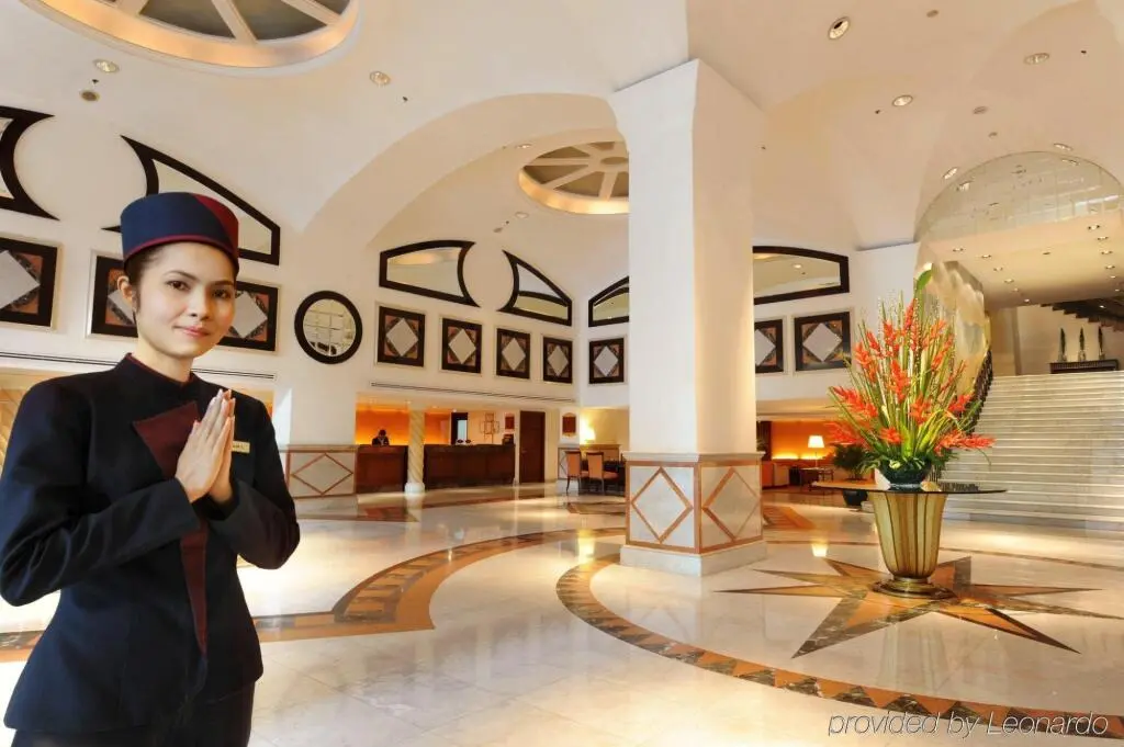 Бангкок: Rembrandt Hotel Suites and Towers