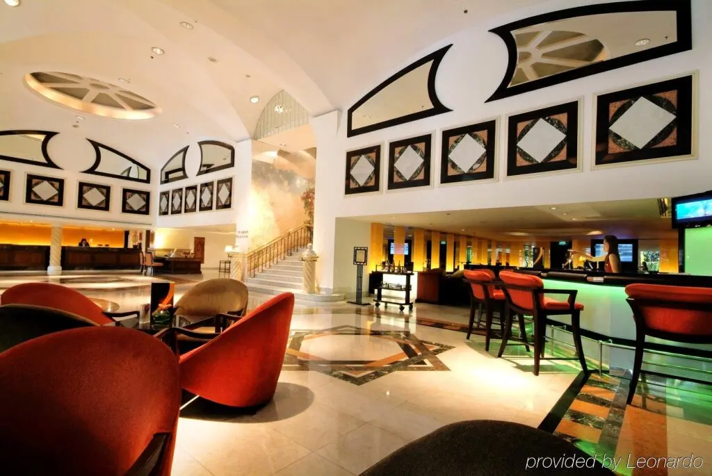 Бангкок: Rembrandt Hotel Suites and Towers