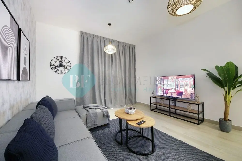 Абу-Даби: Stunning canal view apartment Yas island