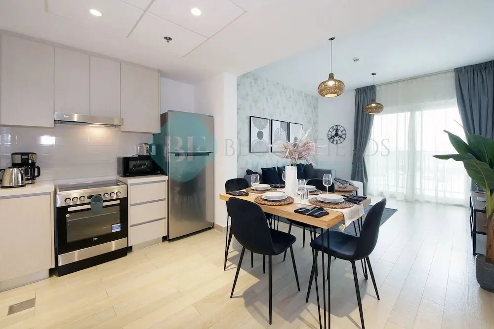 Абу-Даби: Stunning canal view apartment Yas island
