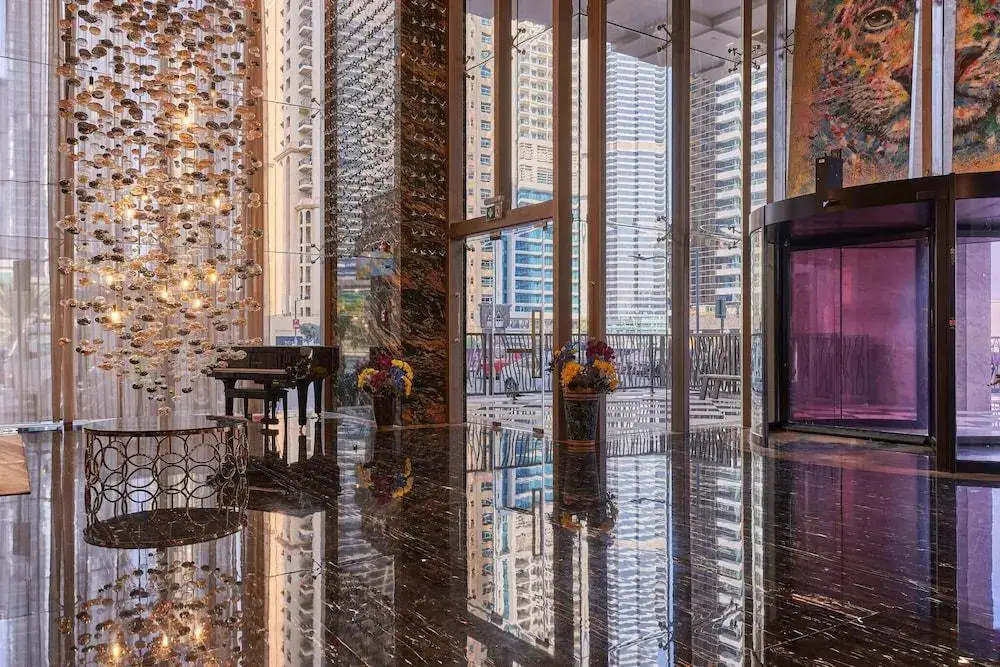 Дубай: 1BR view in a luxurious home