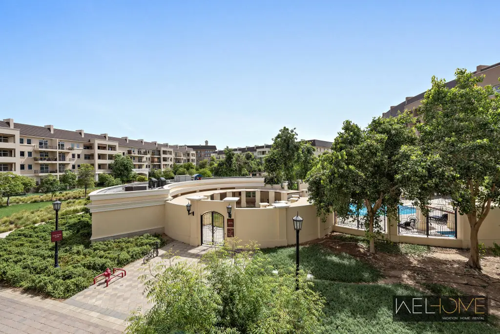 Дубай: Апартаменты WelHome - Prime Apartment With Balcony Amidst Lively Area