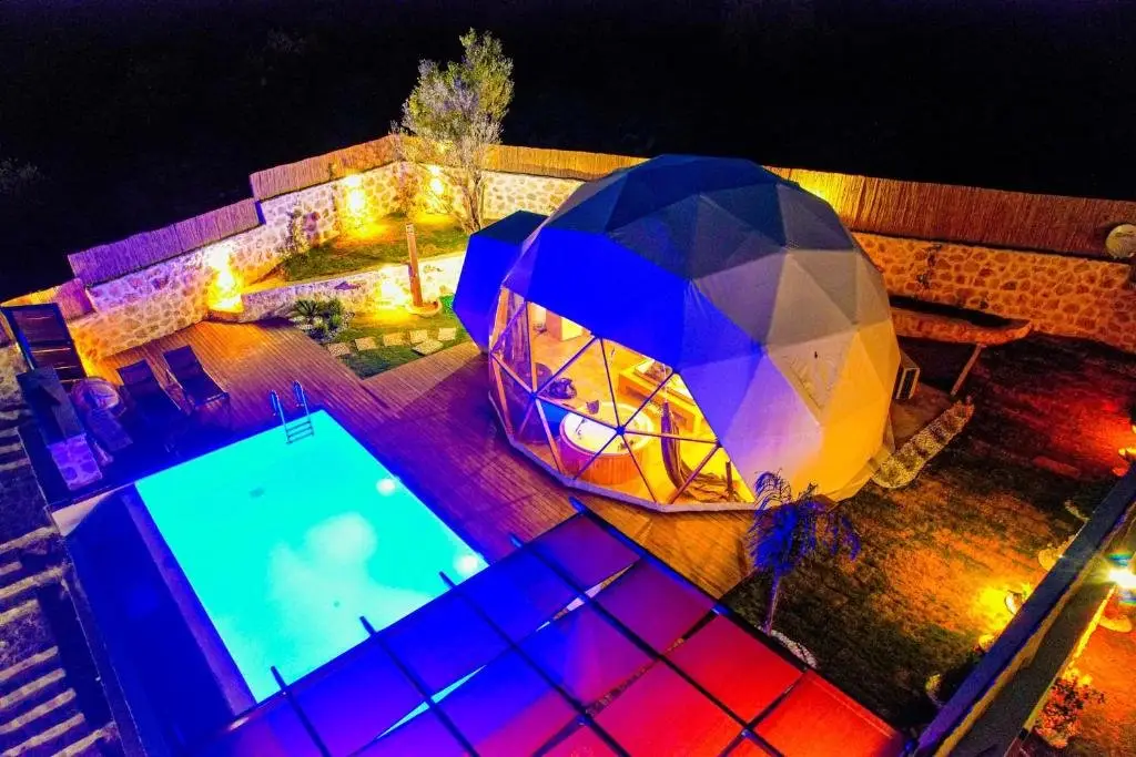 Kalkan Dome Suites & Deluxe-Glamping Holiday In Kalkan — фото 1