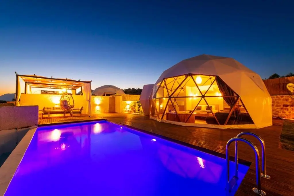Чайкой: Kalkan Dome Suites & Deluxe-Glamping Holiday In Kalkan
