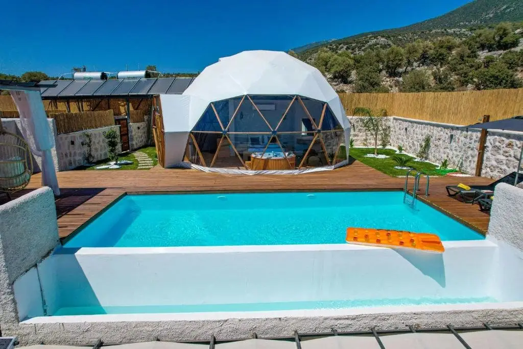 Чайкой: Kalkan Dome Suites & Deluxe-Glamping Holiday In Kalkan