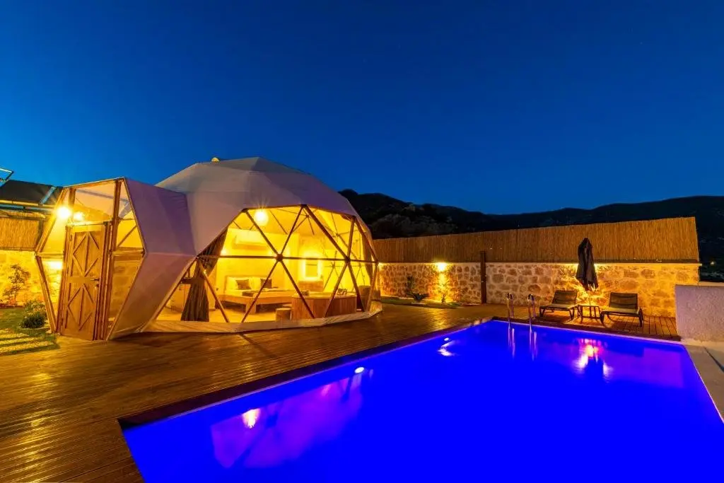 Чайкой: Kalkan Dome Suites & Deluxe-Glamping Holiday In Kalkan
