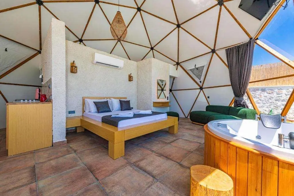 Чайкой: Kalkan Dome Suites & Deluxe-Glamping Holiday In Kalkan
