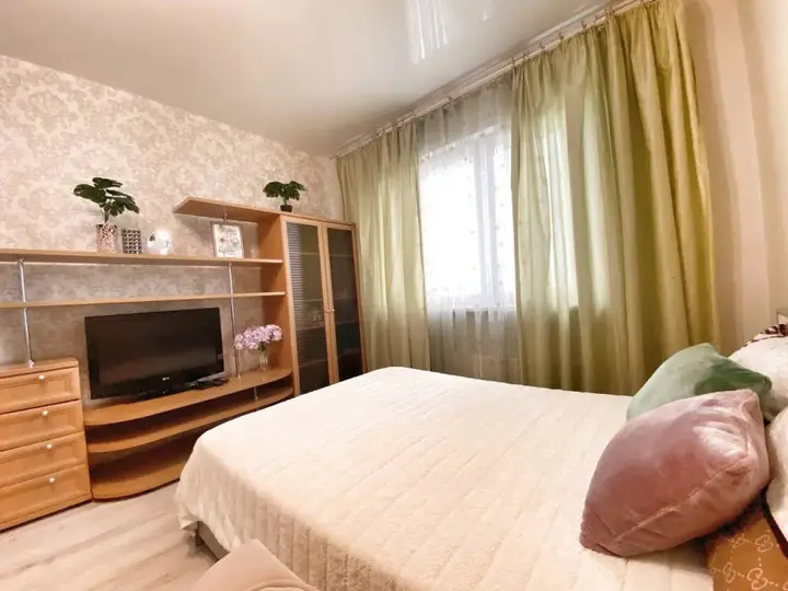 Сургут: Квартира 1к на Александра Усольцева 14