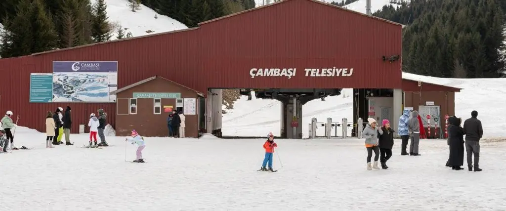 Чамбаши: Çambaşı Kayak Ve Doğa Tesisi