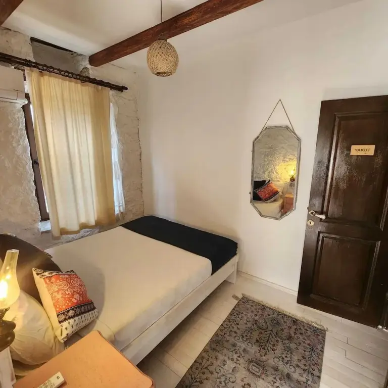 Чешме: Kapela Tas Otel Alacatı