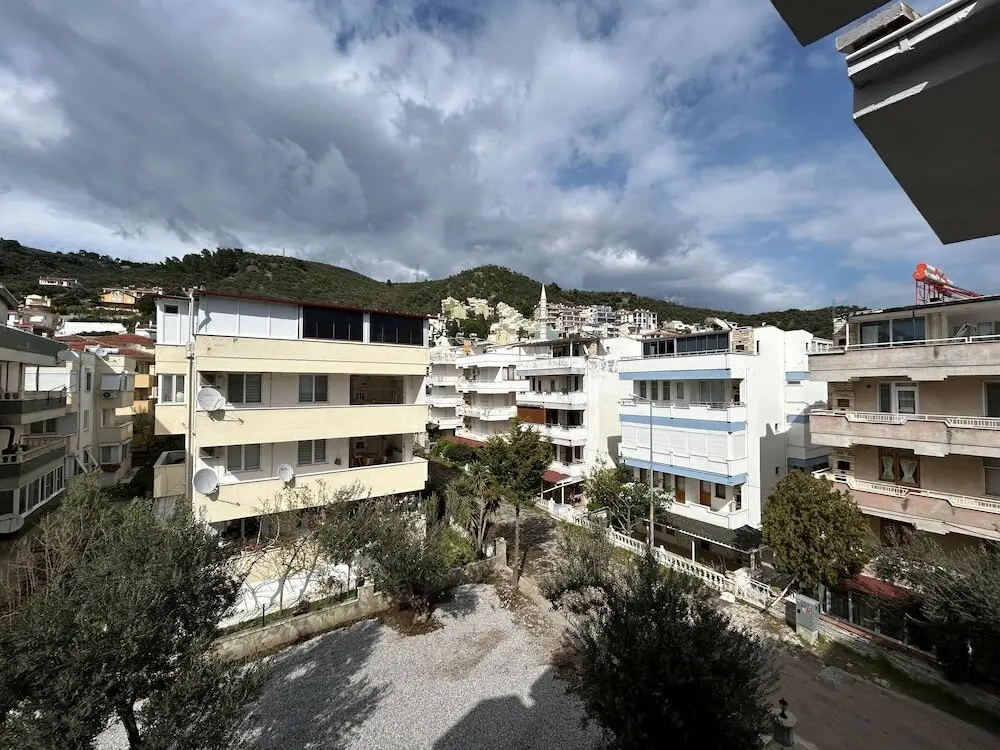 Lopera Beach Hotel — фото 1