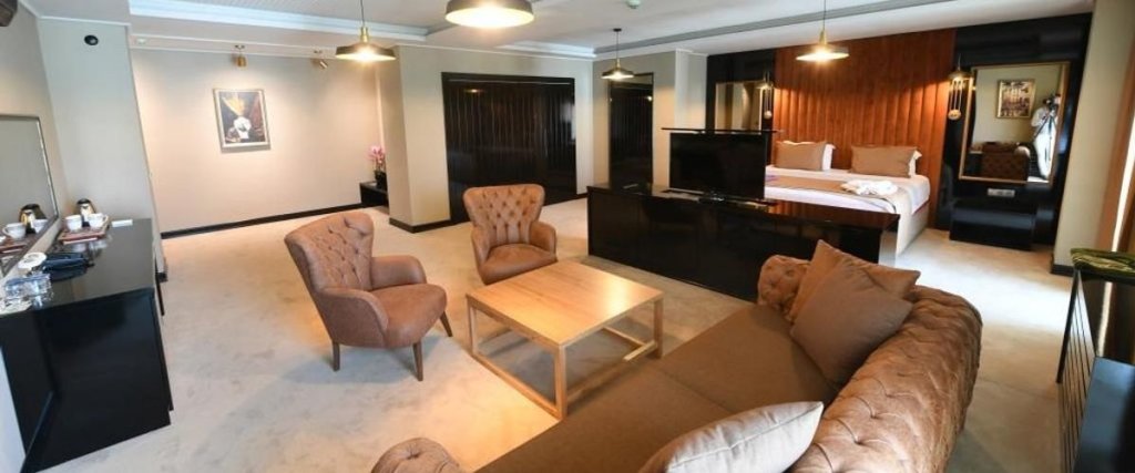 Балыкесир: Balikesir Ogretmenevi