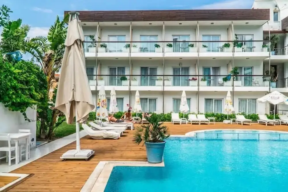 Li̇zboni̇a Çeşme Otel — фото 1