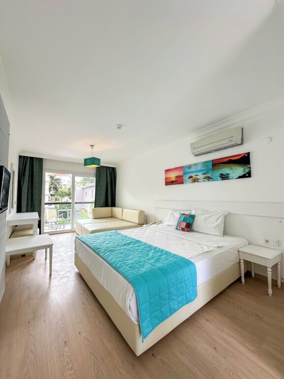 Чешме: Li̇zboni̇a Çeşme Otel