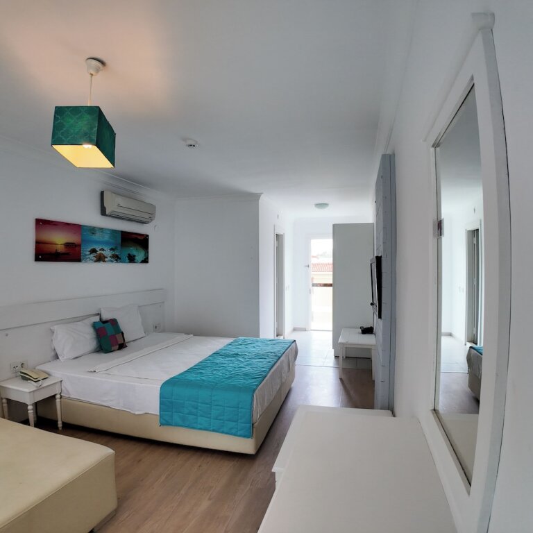 Чешме: Li̇zboni̇a Çeşme Otel