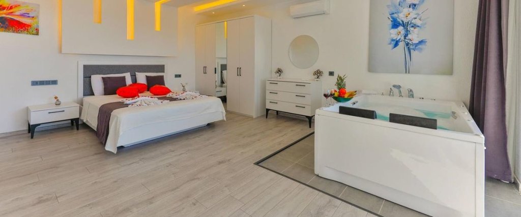 Исламлар: Villa Liza Islamlar