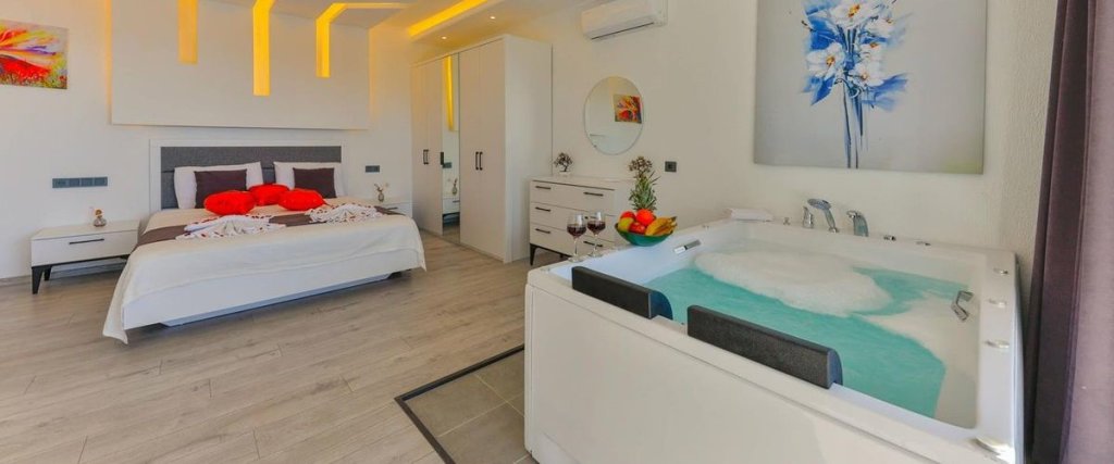 Исламлар: Villa Liza Islamlar