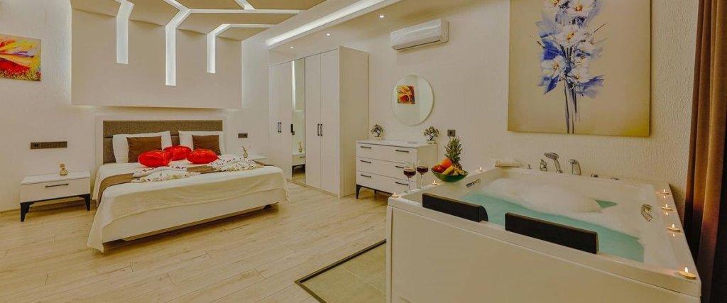 Исламлар: Villa Liza Islamlar