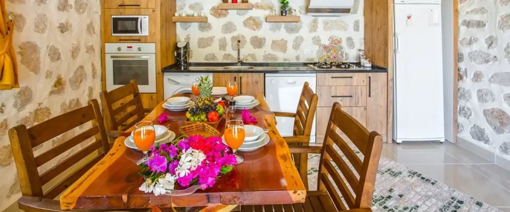 Исламлар: Villa Sakiz