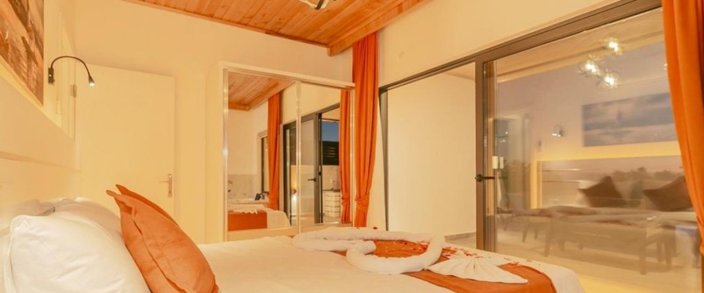 Исламлар: Villa Chelsea