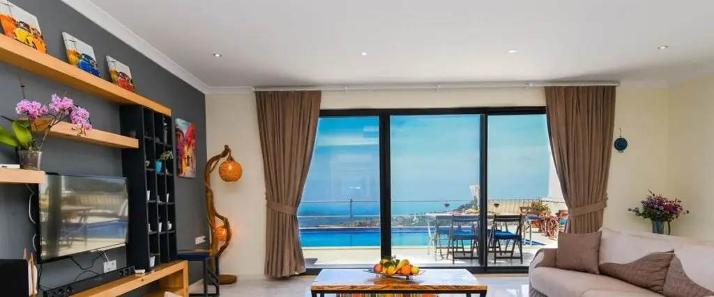 Исламлар: Villa Luck