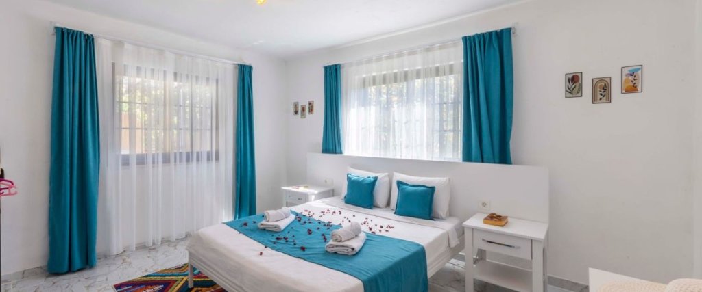 Исламлар: Villa In Love