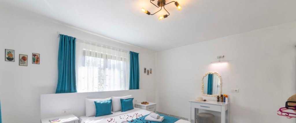 Исламлар: Villa In Love