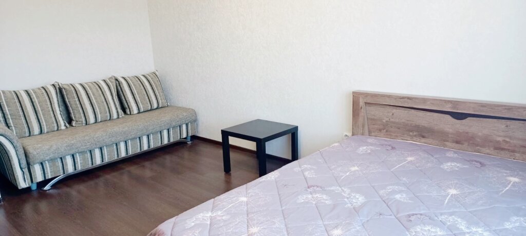 Калининград: Na Internatsionalnoy 72 Apartments