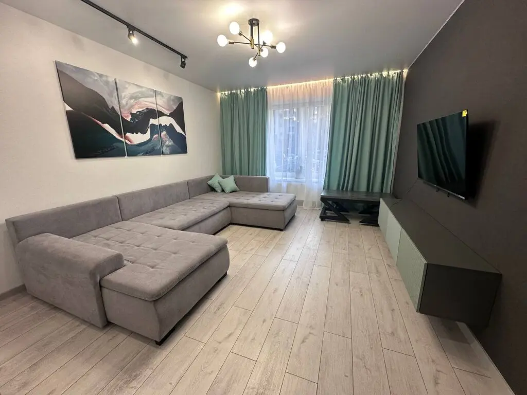 Калининград: Квартира на Еловой Аллее д. 5а, корпус 2