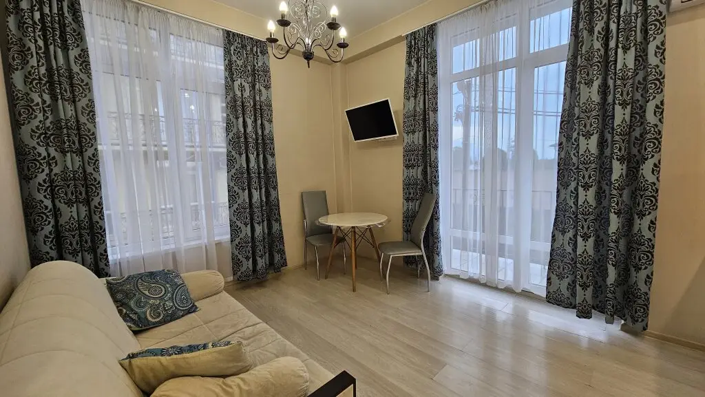 Адлер: Апартаменты Просторная Квартира на Фигурной от HomeHotelSochi