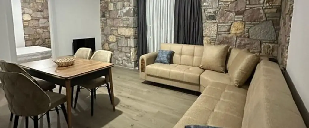 Айвалык: Emine Home