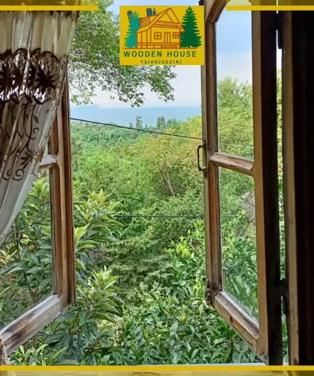 Кобулети: Частный дом Wooden House Tsikhisdziri