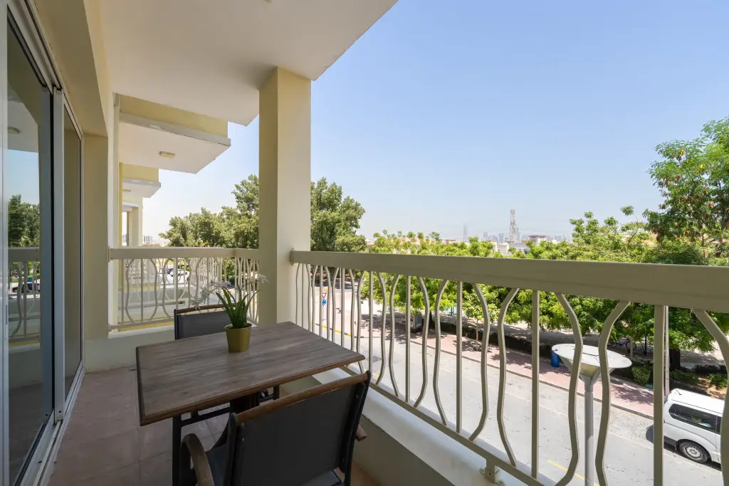 Дубай: АпартаментыMarco Polo Spacious Studio Lush Views & Huge Balcony JVT