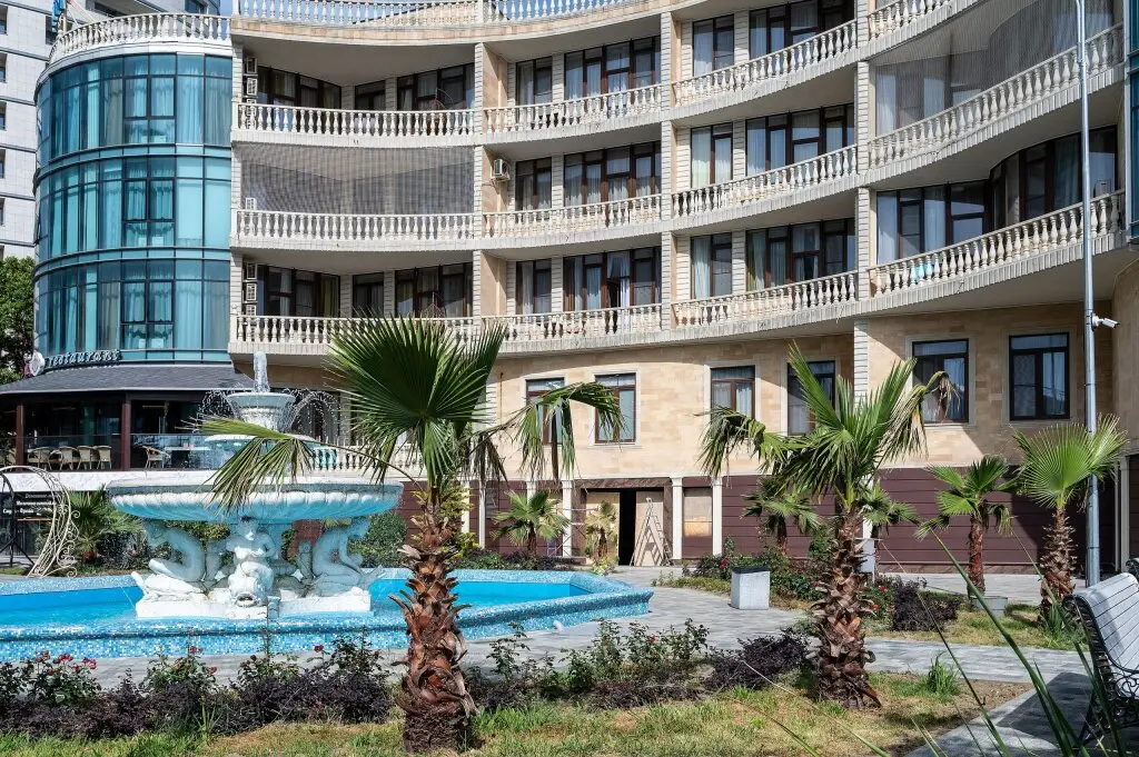 Сочи: Апартаменты Red Apartments Дельфин Галея