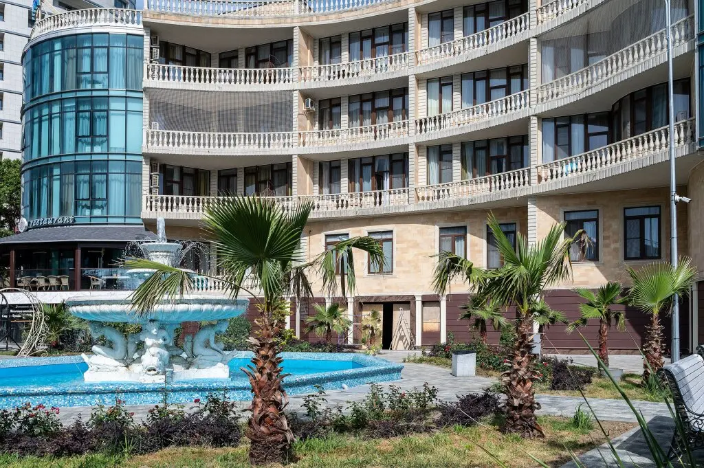 Сочи: Апартаменты Red Apartments Дельфин Галея