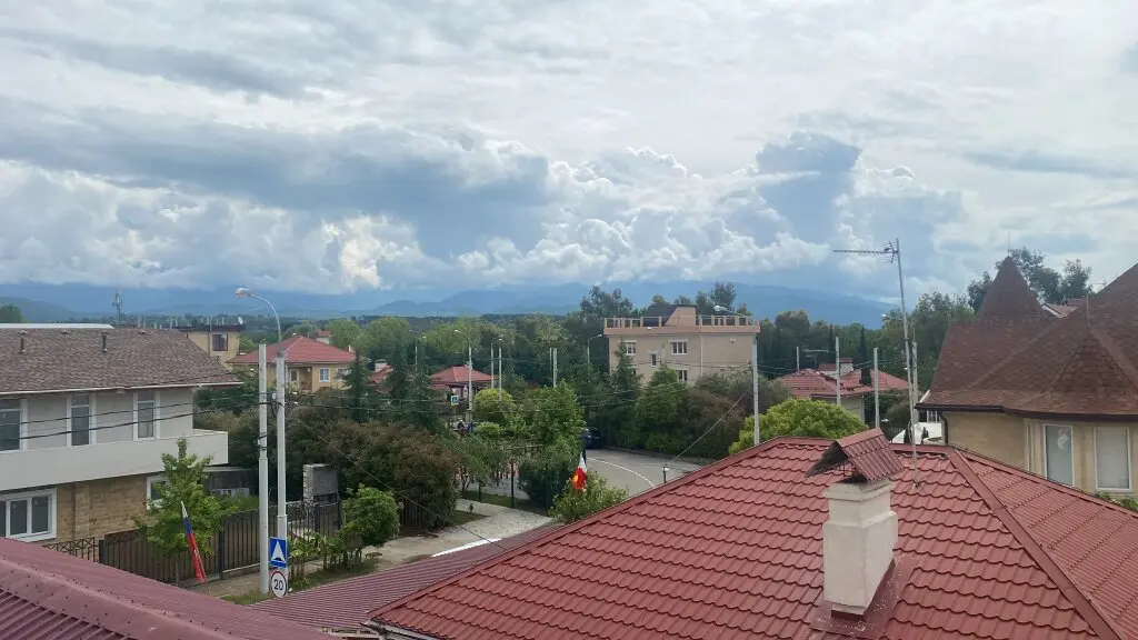 Красная Поляна: Апартаменты Тришагадоморя