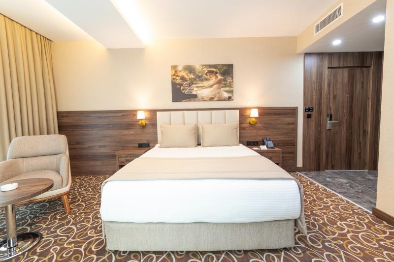 Мерсин: By The Marina Hotel