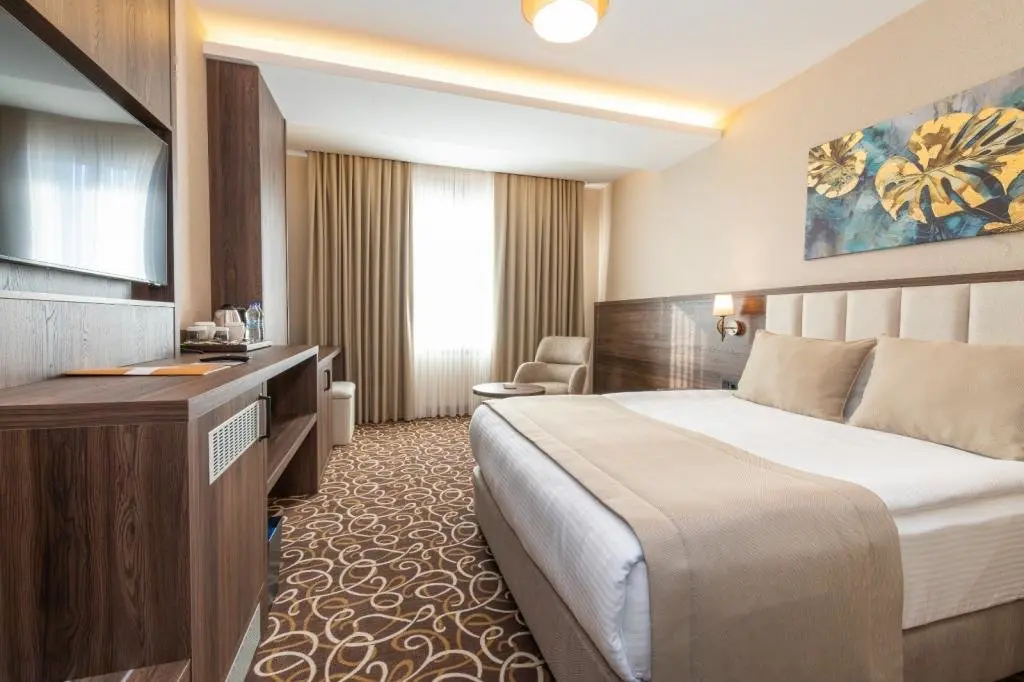 Мерсин: By The Marina Hotel