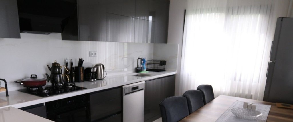 Ризе: Sama House