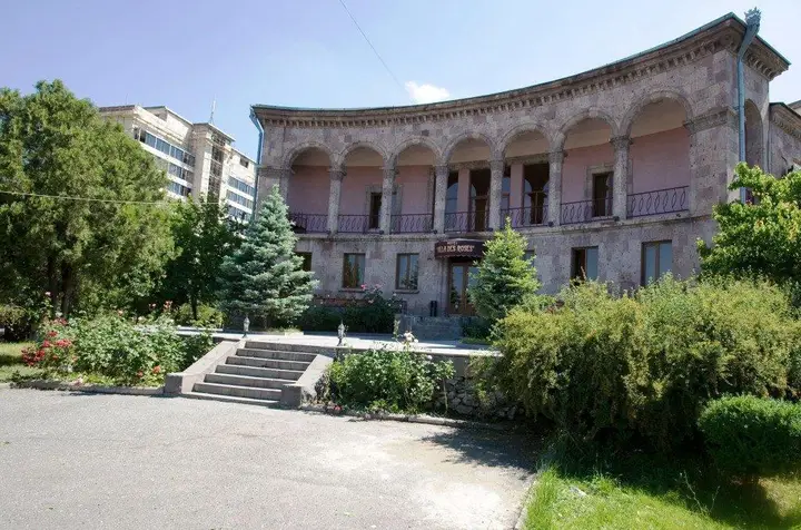 Ереван: Villa Des Roses Hotel