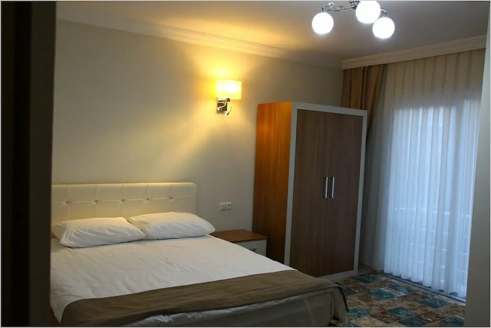 Мут: Deveci Otel