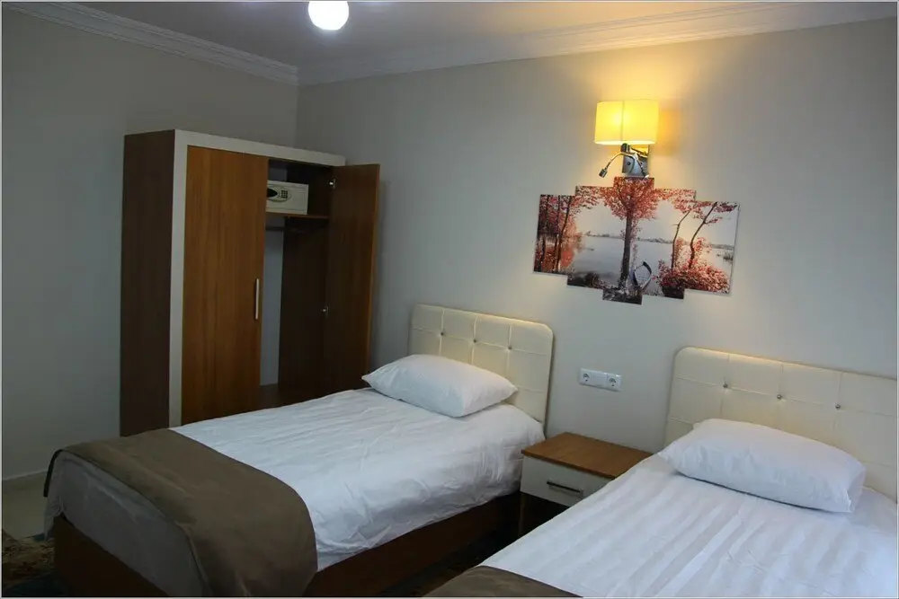 Мут: Deveci Otel