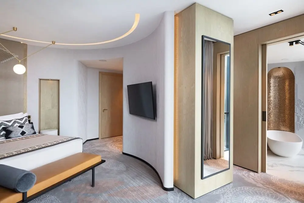 Тбилиси: Paragraph Freedom Square, A Luxury Collection Hotel, Tbilisi