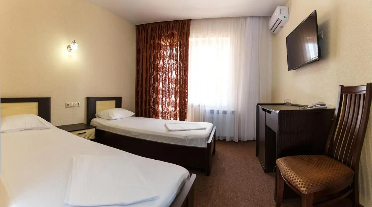 Витязево: Hotel Zolotoy Bereg