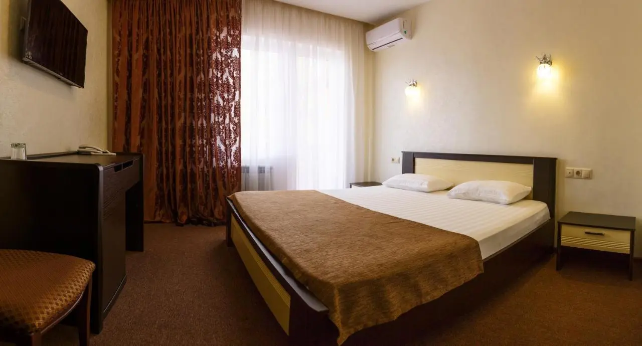 Витязево: Hotel Zolotoy Bereg