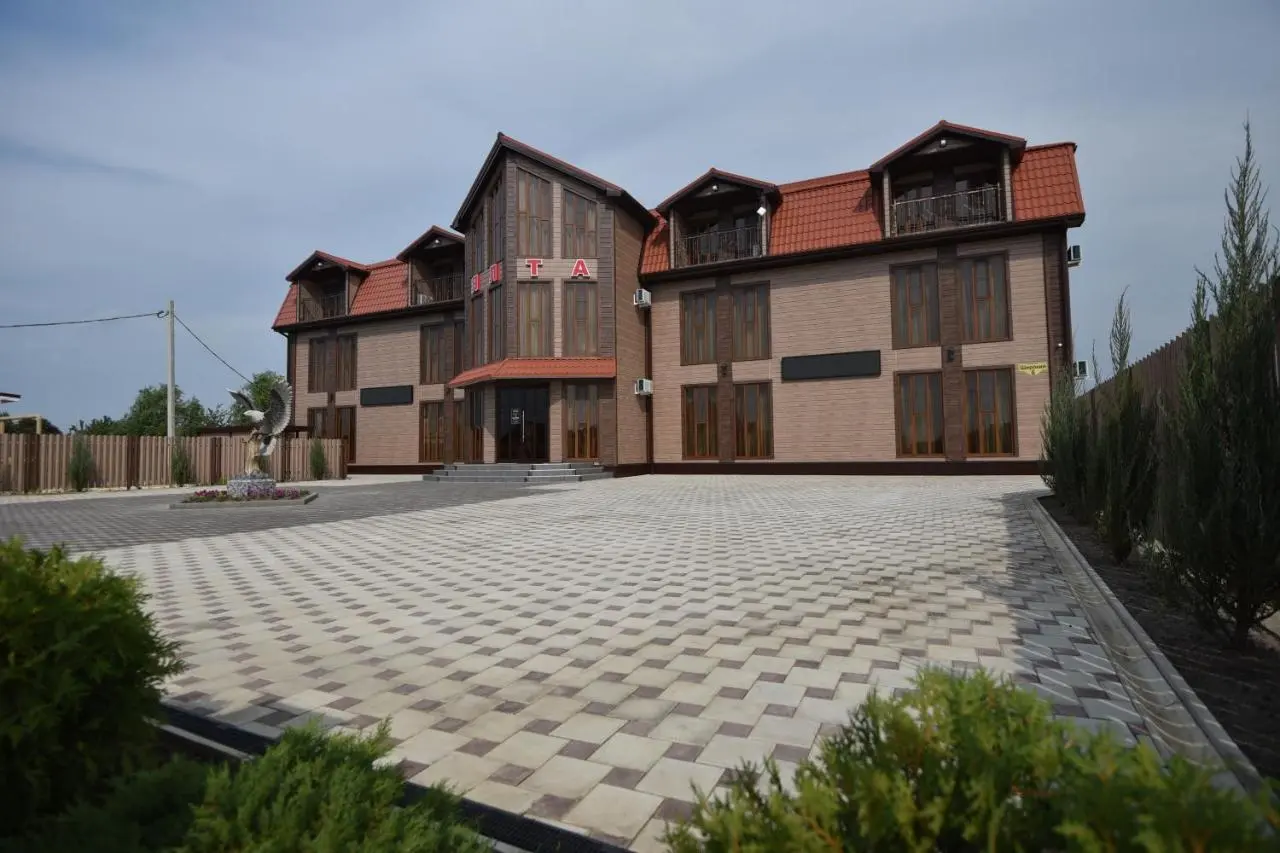 Голубицкая: Yalta Hotel