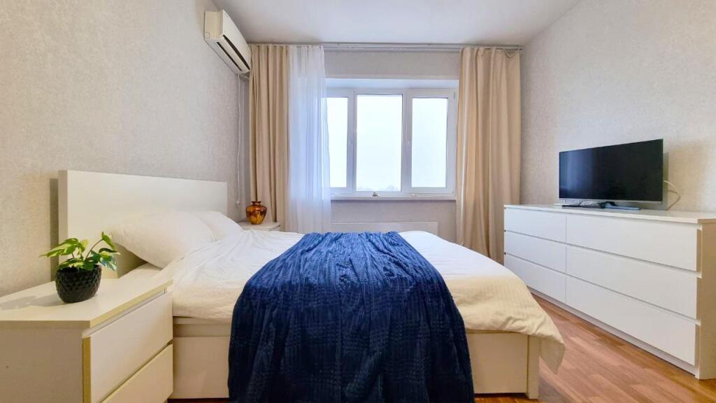 Niki Rent на Академика Жук 12 — фото 1