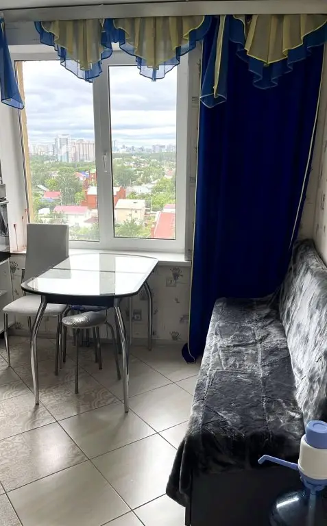 Екатеринбург: Квартира на Рощинской 44